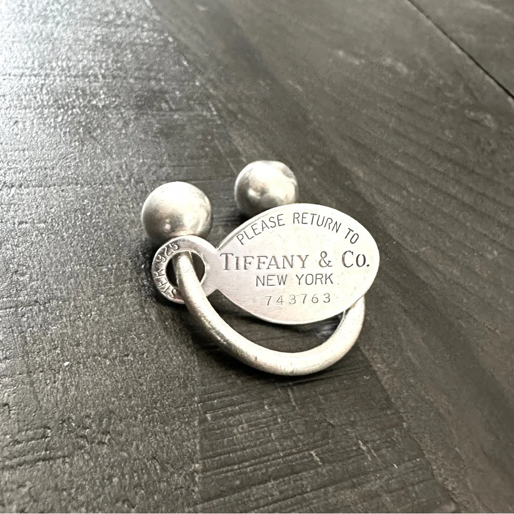 ❌SOLD❌ 💎 Tiffany & Co. Sterling Silver 'RETURN TO TIFFANY' Dog Tag Keyring - Picture 2 of 13